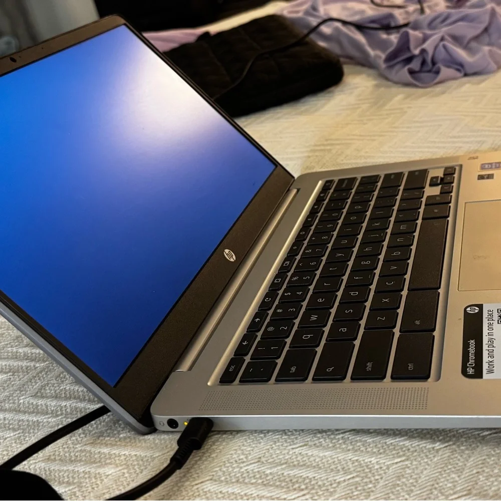HP Chromebook - Sleek Black Laptop